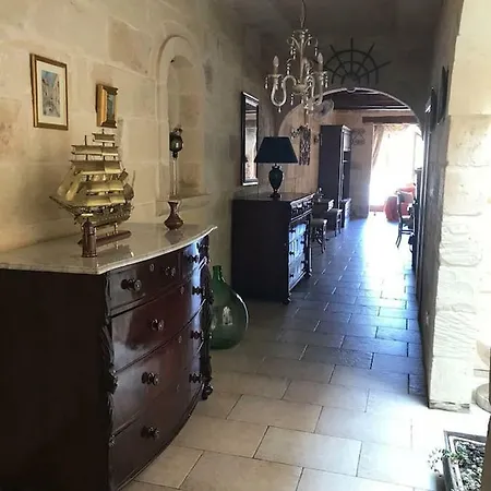 Ta' Manwel * نادور